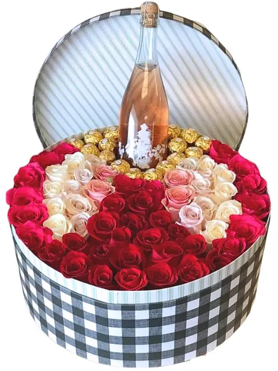 Signature Round Box Chic Festivity